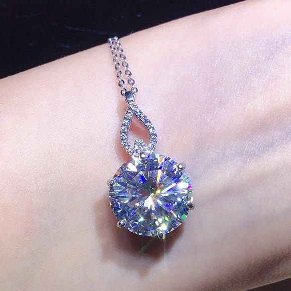 Sterling Silver 8ct diamond necklace - Picture 9 of 12